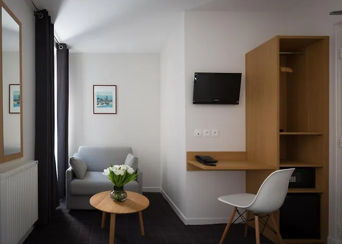 Hotel Mirabeau Eiffel 3*