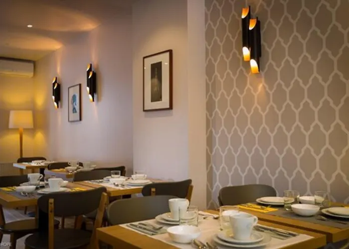 Hotel Mirabeau Eiffel 3*