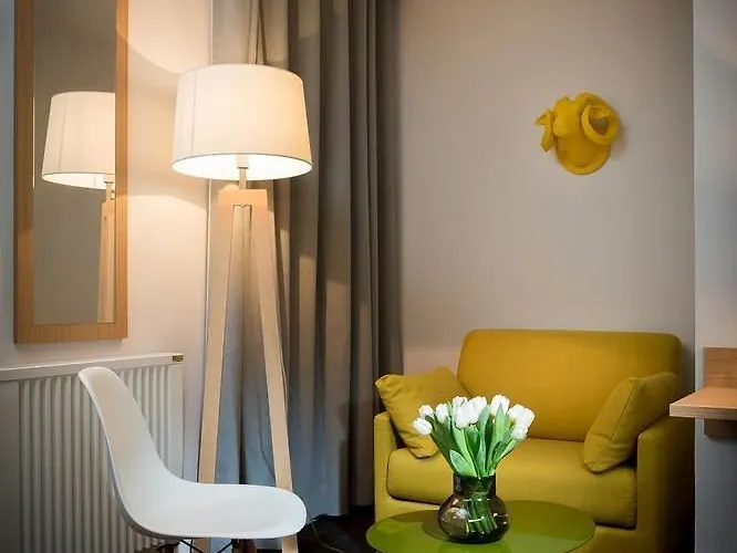 Mirabeau Eiffel Paris